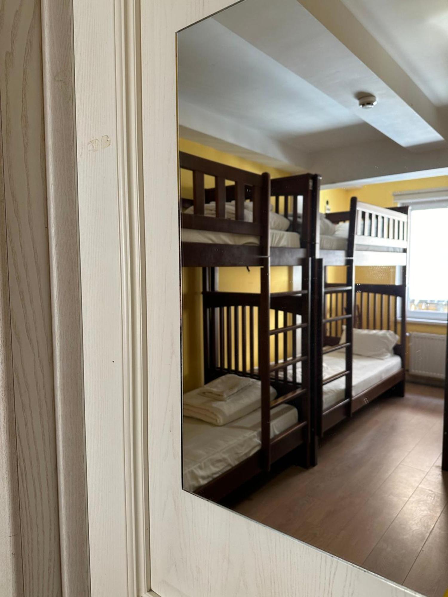 Gar'Is Hostel Лвив Екстериор снимка